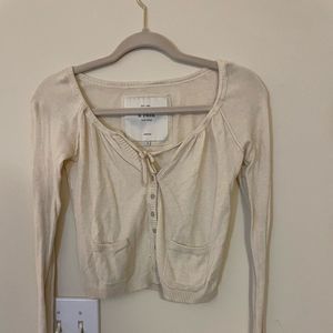 Abercrombie & Fitch half sweater.